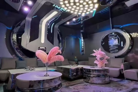 盘锦7798柒柒酒吧招聘,盘锦7798柒柒酒吧,高端KTV盼你加盟绽光彩